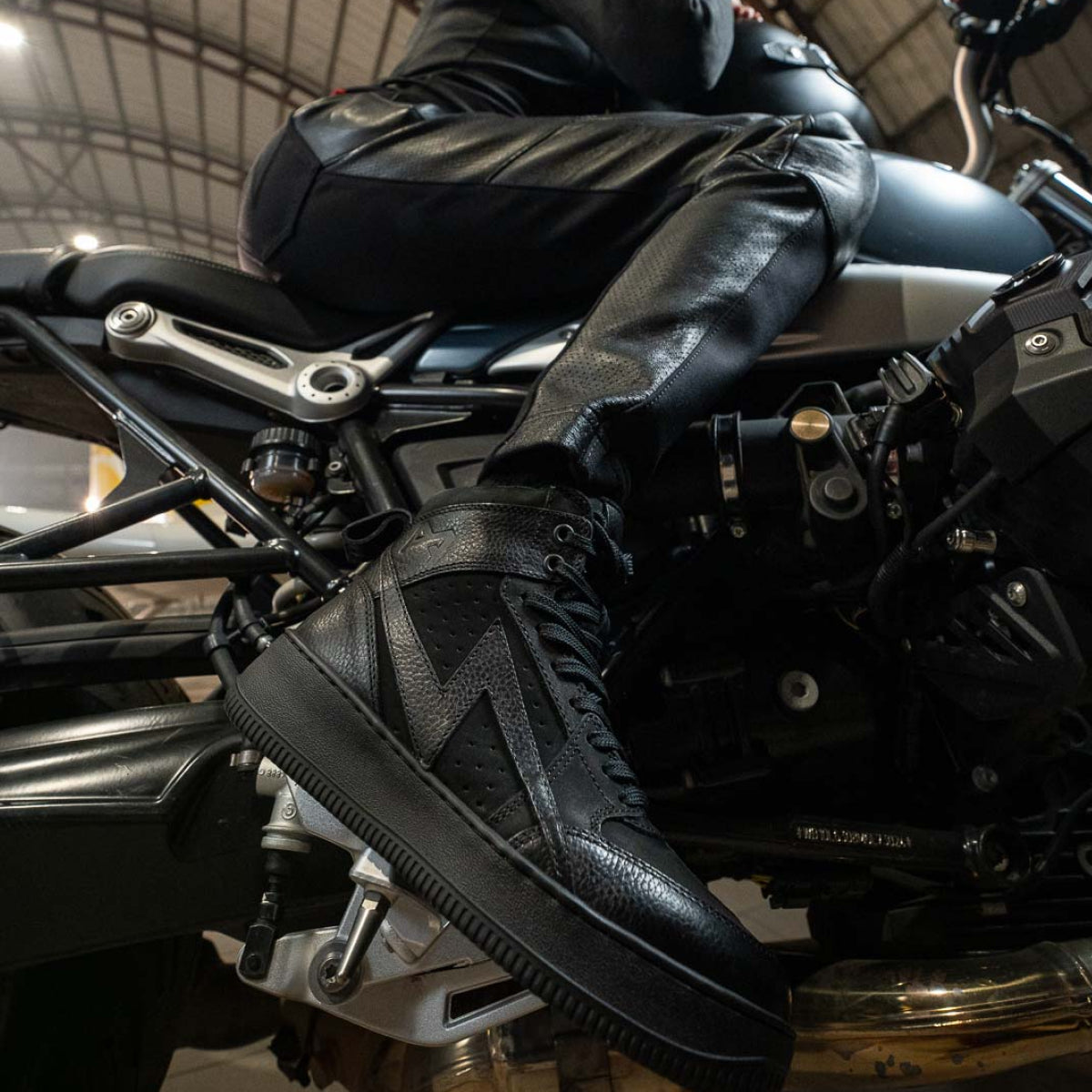 Buty miejskie Pando Moto Apex