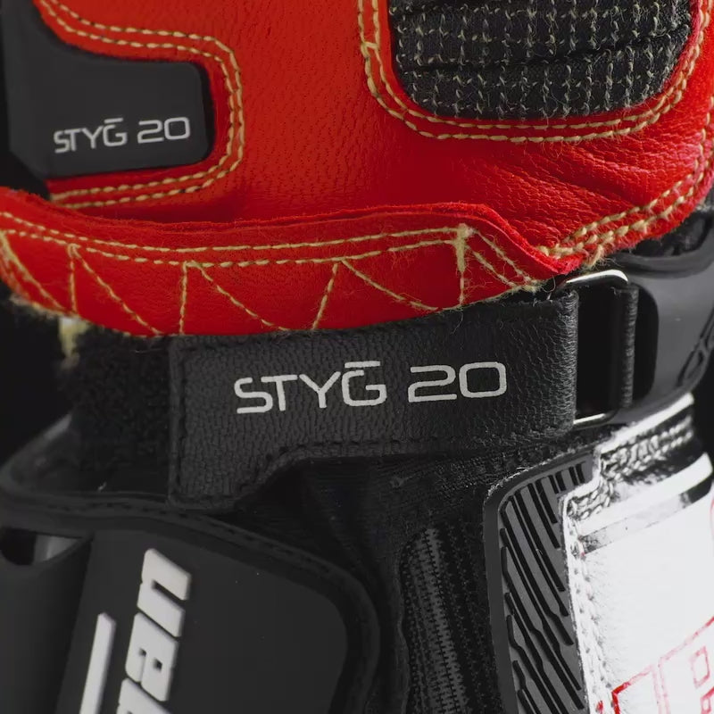 Załaduj wideo: Rękawice Furygan Styg 20 X Kevlar